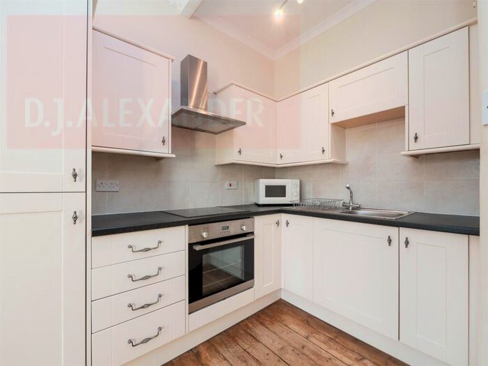 2 Bedroom Flat To Rent In Temple Park Crescent, Edinburgh, EH11