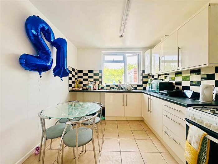 4 Bedroom House To Rent In Ranelagh Grove, Nottingham, NG8