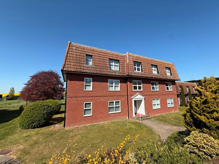 4 Bedroom Flat For Sale In Holland Road, Frinton-on-sea, CO13