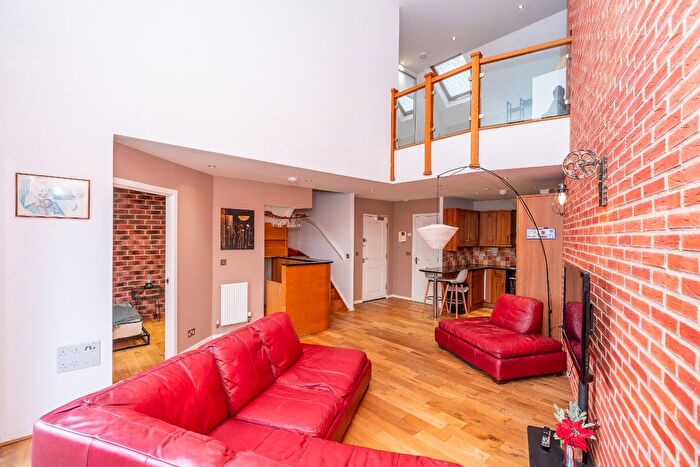 2 Bedroom Flat To Rent In Edridge Court, Ley Farm Close, Watford, Hertfordshire, WD25