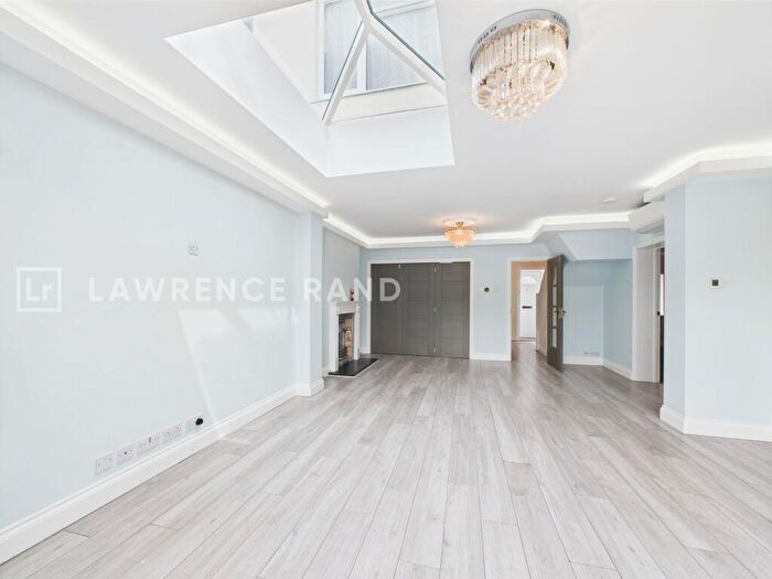 4 Bedroom Property To Rent In Hartland Drive, Ruislip, HA4