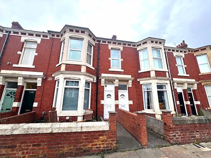 3 Bedroom Flat To Rent In Cartington Terrace, Heaton, NE6