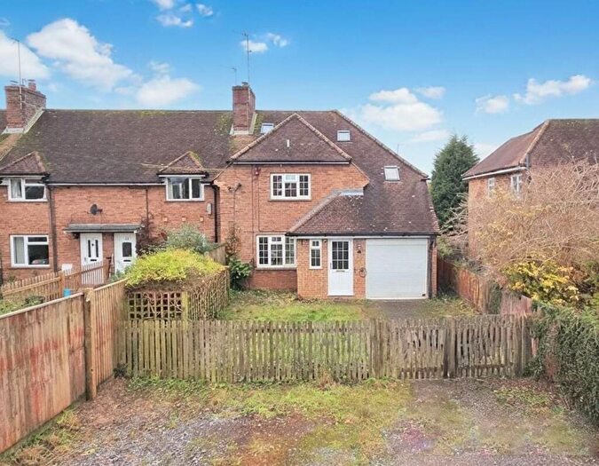 4 Bedroom End Of Terrace House For Sale In Rixons Close, Horsted Keynes, RH17