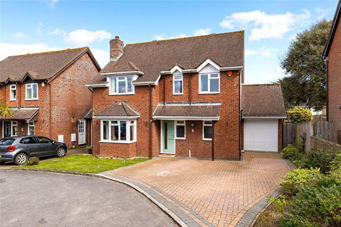 3 Bedroom Detached House For Sale In Kivernell Place, Milford On Sea, Lymington, Hampshire, SO41