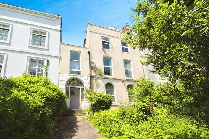 3 Bedroom Flat To Rent In Gascoyne Place, Plymouth, Devon, PL4