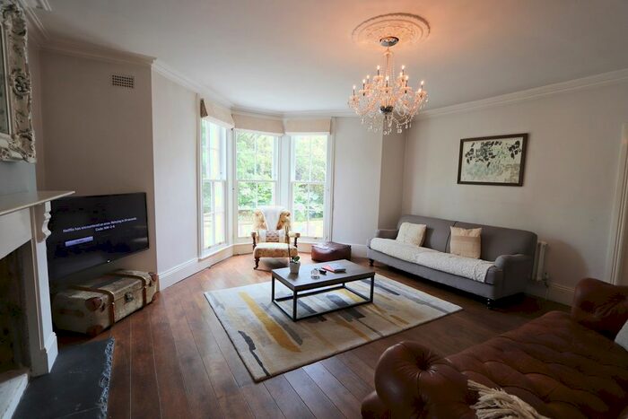 2 Bedroom Flat To Rent In Oakfield Grove, Bristol, BS8