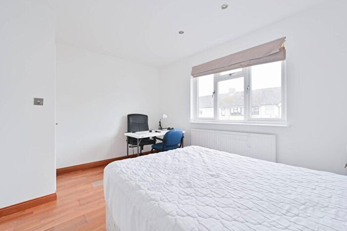 2 Bedroom End Of Terrace House To Rent In Lea Crescent, Ruislip Gardens, Ruislip, HA4