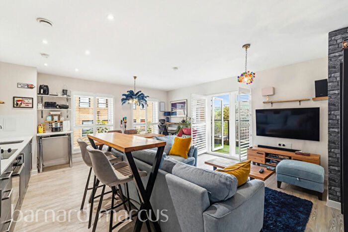 2 Bedroom Apartment To Rent In Thimble Crescent, Wallington, SM6