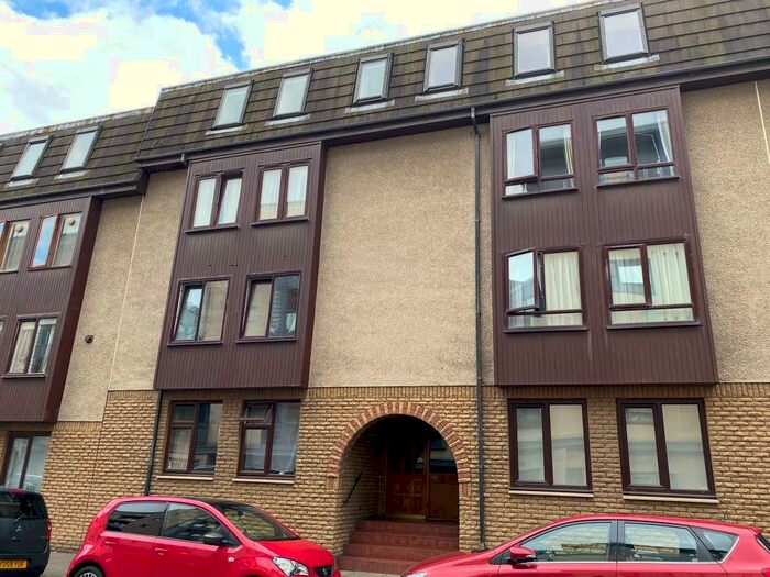 2 Bedroom Flat To Rent In Lochrin Place, Tollcross, Edinburgh, EH3