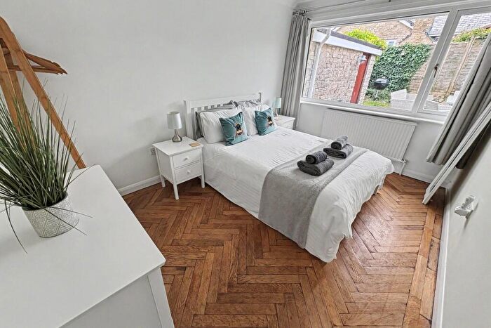 3 Bedroom Detached Bungalow For Sale In Corfe Castle, BH20 - Photo 8