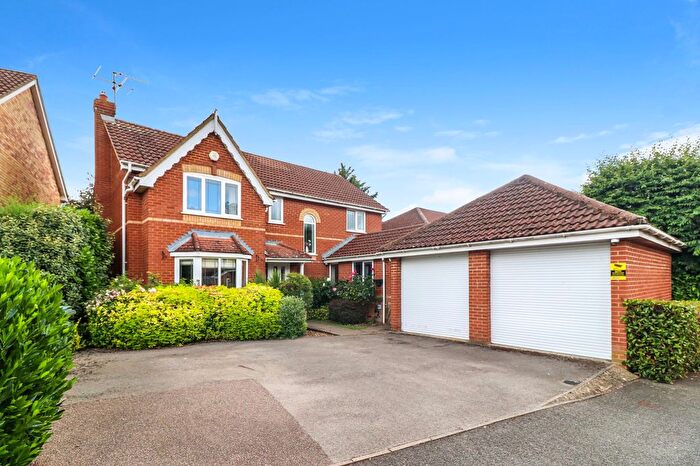 4 Bedroom Detached House For Sale In Cardiff Way, Abbots Langley, WD5