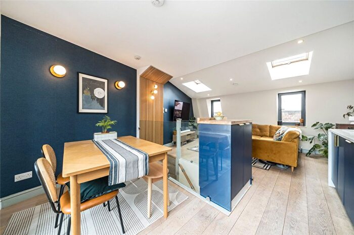 2 Bedroom Flat For Sale In Mare Street, London, E8