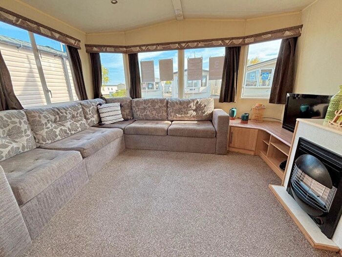 3 Bedroom Mobile/park Home For Sale In Canney Road, Steeple, Southminster, CM0