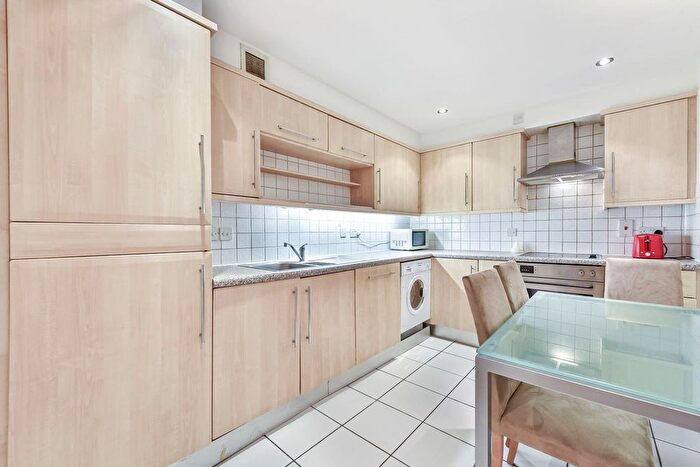 3 Bedroom Flat To Rent In County Hall, Waterloo, SE1