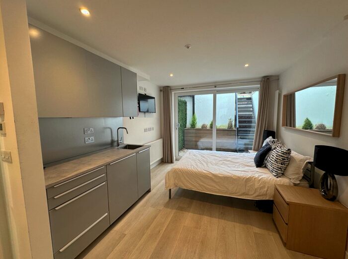 Studio To Rent In Oakley Avenue, Central Acton, W5