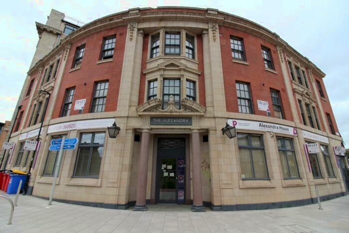 Studio To Rent In Alexandra House - - Available Now, S3