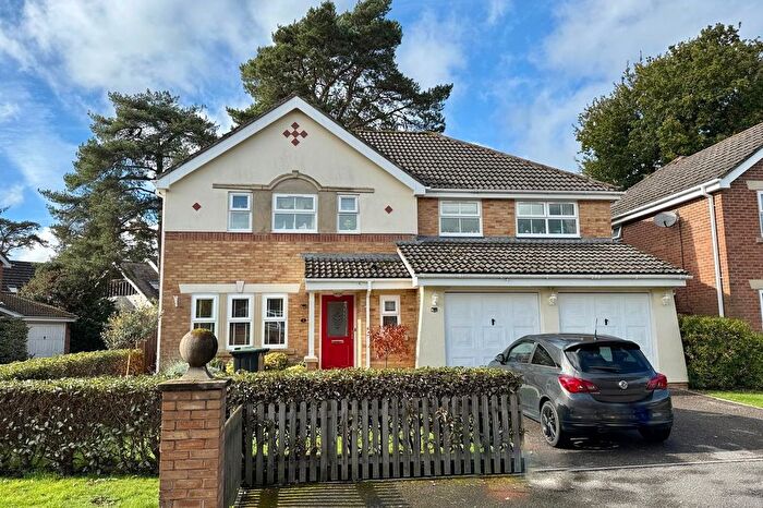 5 Bedroom Detached House For Sale In Hillmeadow, Verwood, He., BH31