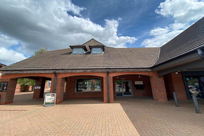 1 Bedroom Apartment To Rent In Wilks Walk, Grange Park, Northampton, NN4