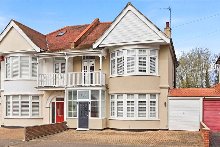 4 Bedroom Semi Detached House For Sale In Shaftesbury Avenue, Thorpe Bay, Essex, SS1