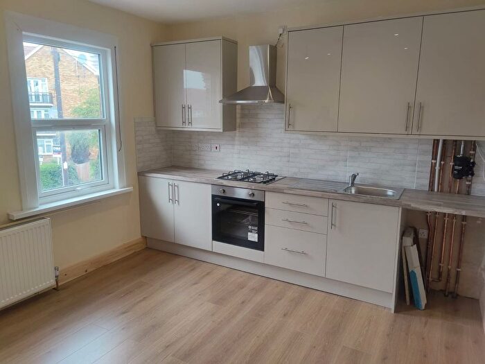 2 Bedroom Maisonette To Rent In Vicarage Farm Road, Hounslow, TW3