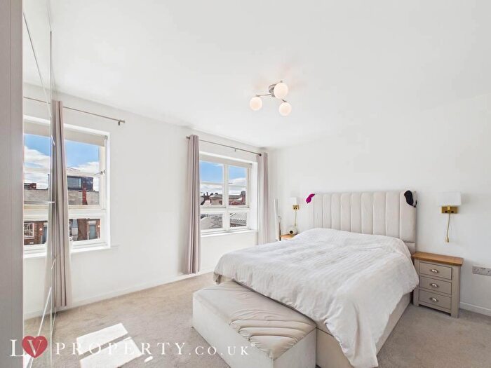 2 Bedroom Apartment For Sale In Branston Street, Birmingham, West Midlands, B18