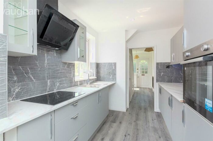 4 Bedroom Semi-Detached House To Rent In Dale View Gardens, Hove, East Sussex, BN3