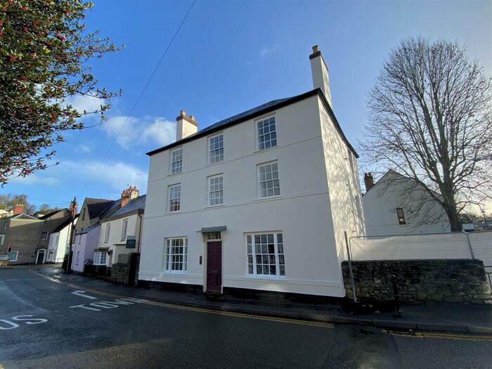 1 Bedroom Flat To Rent In Bridge Street, Chepstow, NP16