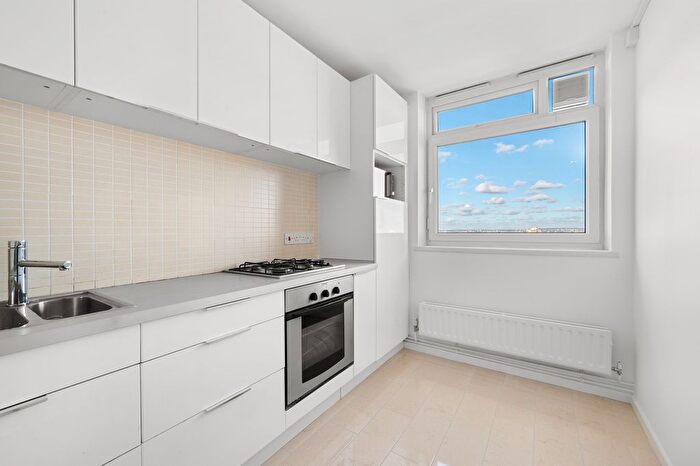 1 Bedroom Flat To Rent In Bisley House, SW19