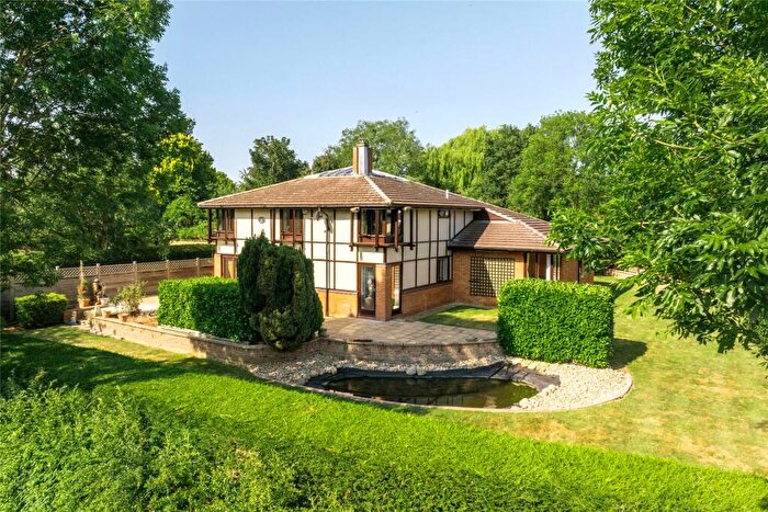 5 Bedroom Detached House For Sale In Cottisford Crescent, Marsh Drive, Great Linford, Milton Keynes, MK14