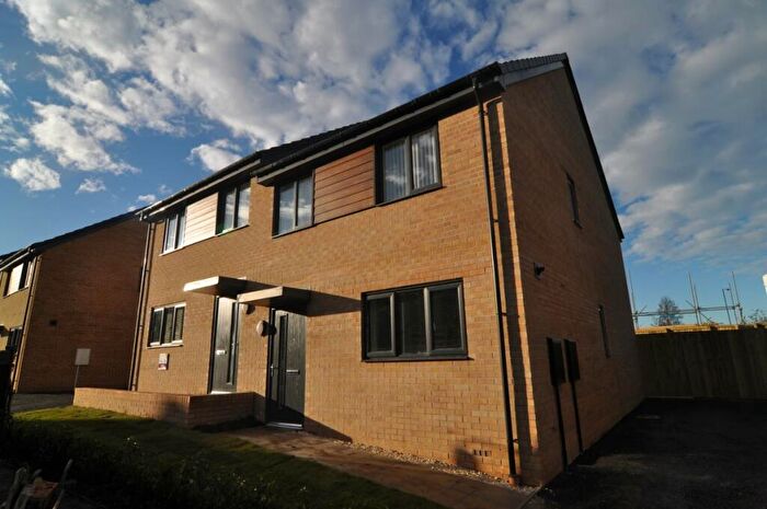 3 Bedroom Semi-Detached House To Rent In Roberts Road, Doncaster, DN12