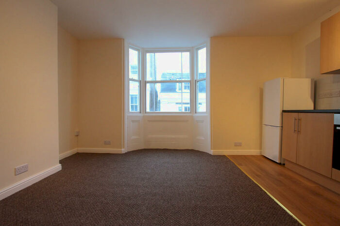 1 Bedroom Apartment To Rent In Burlington Street, Brighton, BN2