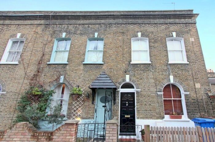1 Bedroom Flat To Rent In Monnow Road, London, SE1