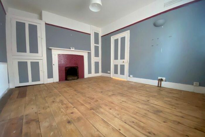 3 Bedroom End Of Terrace House To Rent In Farnborough, Orpington, BR6