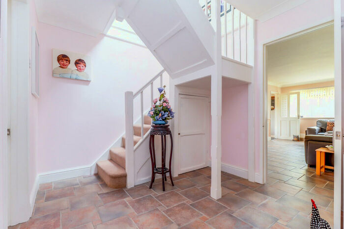 4 Bedroom Chalet For Sale In Osborne Road, Bowers Gifford, SS13