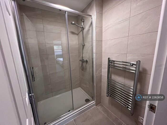 5 Bedroom Flat To Rent In Victoria Terrace, Leeds, LS3