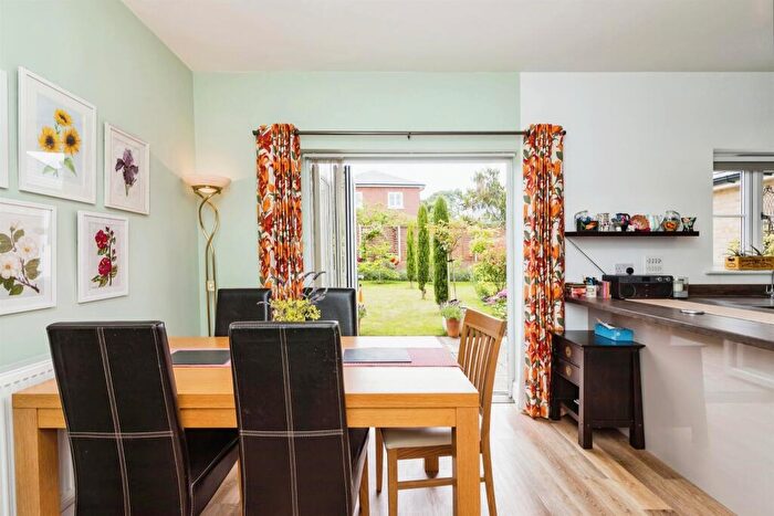 4 Bedroom Detached House For Sale In Oak Avenue, Loddon, Norwich, NR14