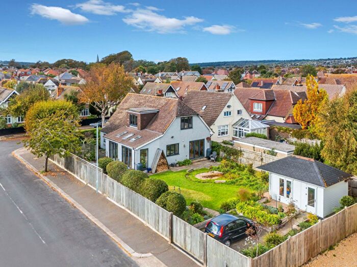 5 Bedroom Chalet For Sale In Nutbourne Road, Worthing, BN14