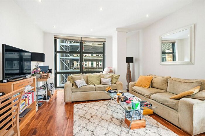 1 Bedroom Apartment To Rent In South Quay Square, Canary Wharf, London, E14