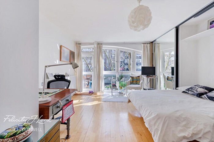 Apartment For Sale In Old Street, London, EC1V