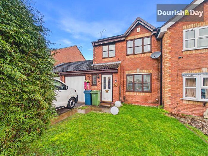 3 Bedroom Semi Detached House For Sale In The Ridgeway, Stafford, ST16