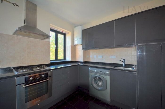 2 Bedroom Flat To Rent In High Road, East Finchley, N2