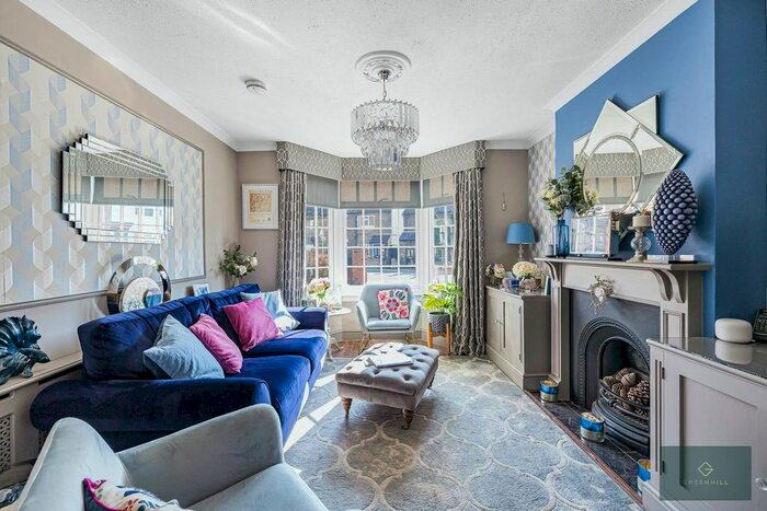 5 Bedroom Detached House For Sale In Stanstead Road, Hoddesdon, EN11