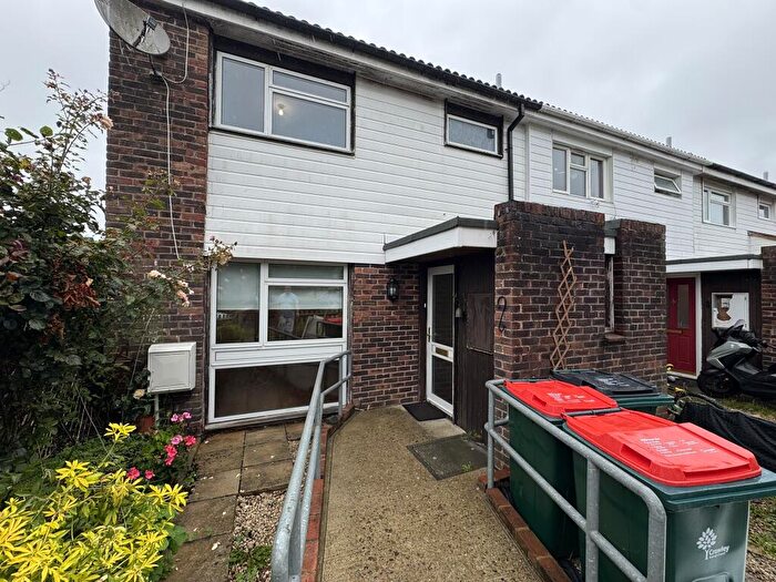 3 Bedroom End Of Terrace House To Rent In Juxon Close, Bewbush, Crawley, RH11