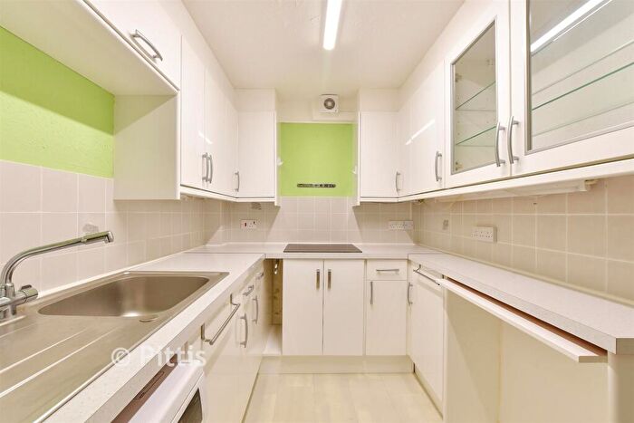 2 Bedroom Flat For Sale In Sandown Road, Sandown, Isle Of Wight, PO36