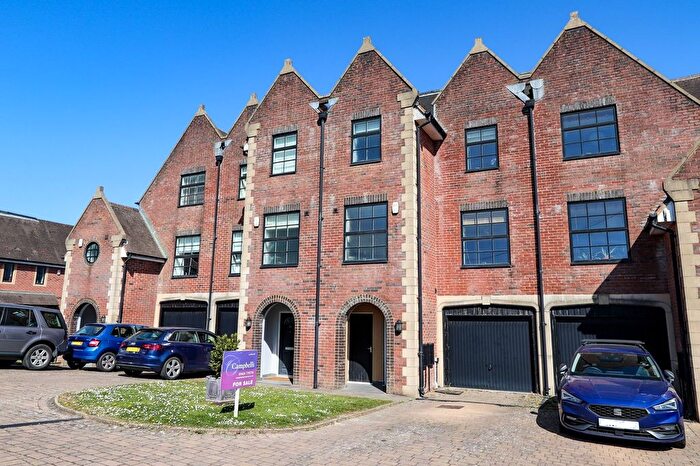 4 Bedroom Town House For Sale In Sunny Rise, Battle, TN33