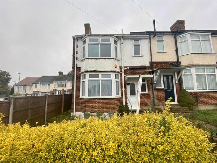 3 Bedroom End Of Terrace House To Rent In Preston Gardens, Luton LU2