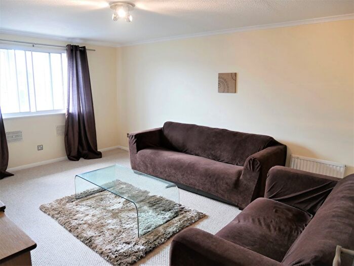2 Bedroom Flat To Rent In Florence Road, London, W5