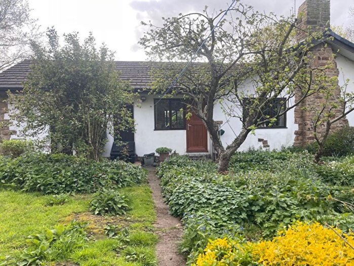 3 Bedroom Detached Bungalow For Sale In Top Orchard, Ryhill, Wakefield, WF4