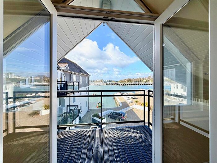 2 Bedroom Flat For Sale In Strand Street, Plymouth, PL1
