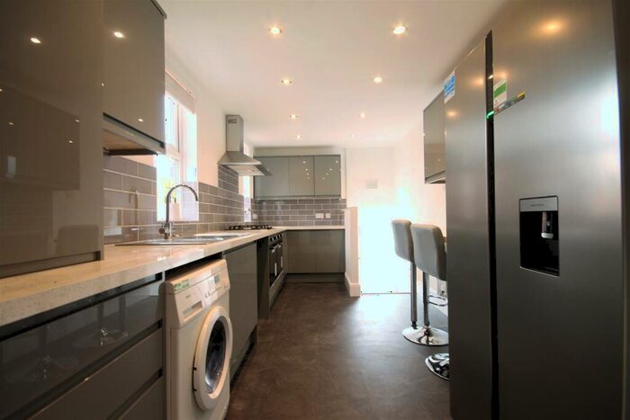 6 Bedroom Maisonette To Rent In Bayswater Road, Jesmond, NE2